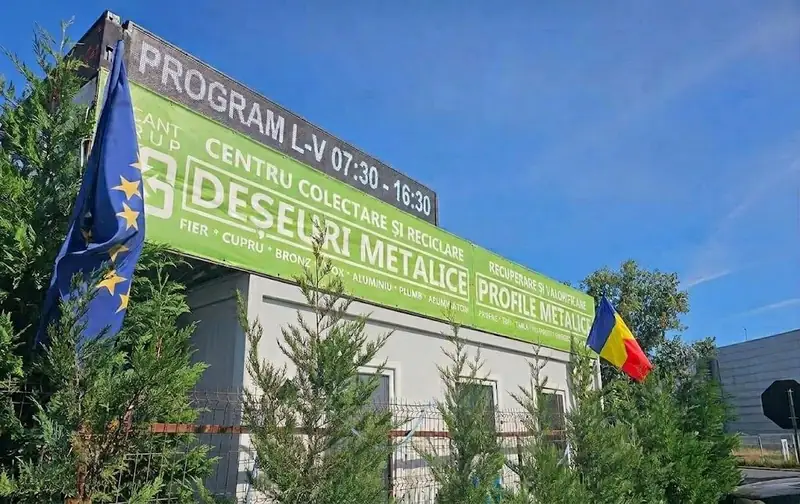 Sediul PICANT GRUP din Șoseaua Brăilei nr. 9, Buzău, cu bannerul „Centru colectare și reciclare deșeuri metalice” și programul afișat